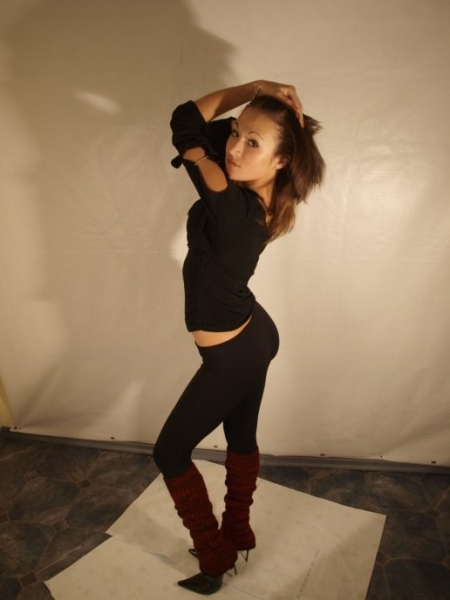 Молодая, горячая брюнетка пригласит вас в гости для незабываемого отдыха. Обещаю, вы не пожалеете! 21429, 21 год